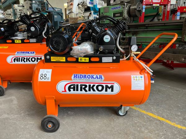 SIFIR ÜRÜN AIRKOM 100 LİTRE ÇİFT PİSTON KOMPRESÖR