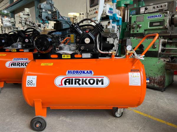 AIRKOM 200 LİTRE ÇİFT PİSTON KOMPRESÖR