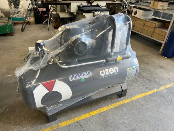 ÖZEN TK-200/2x70 3 HP PİSTONLU KOMPRESÖR