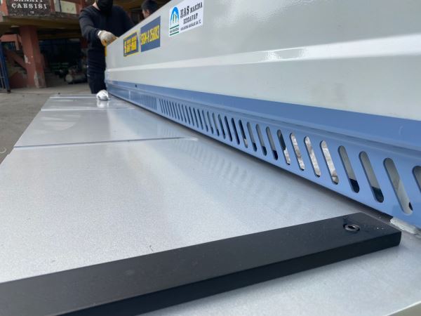 SAYMAK  2.5 MT 3 MM SRGM-H 2560x3 REDÜKTÖRLÜ GİYOTİN MAKAS