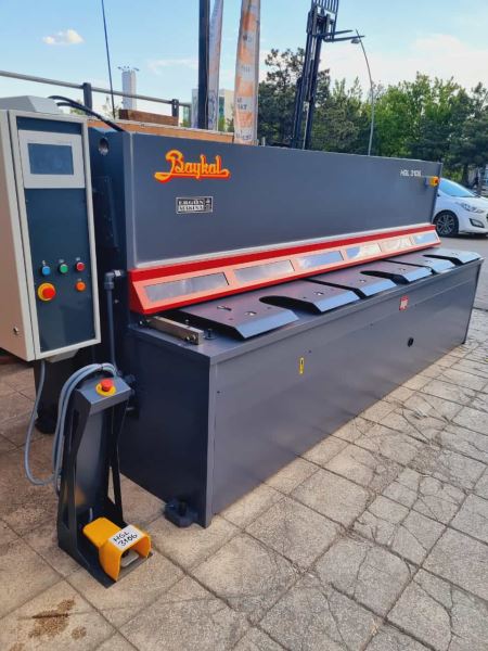 STOKTAN TESLİM BAYKAL  HGL 3106 HİDROLİK GİYOTİN MAKAS