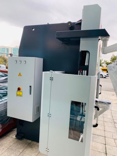 STOKTAN TESLİM UMS COMFORT 100 -100 TON 2 METRE ABKANT PRES
