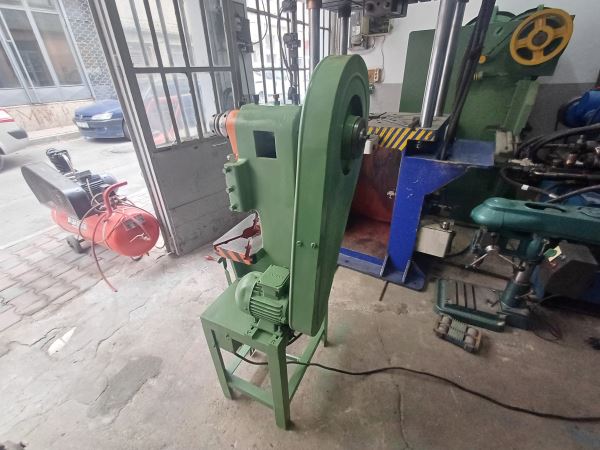 5 TON GÜNAYDIN MARKA EKSANTRİK PRES