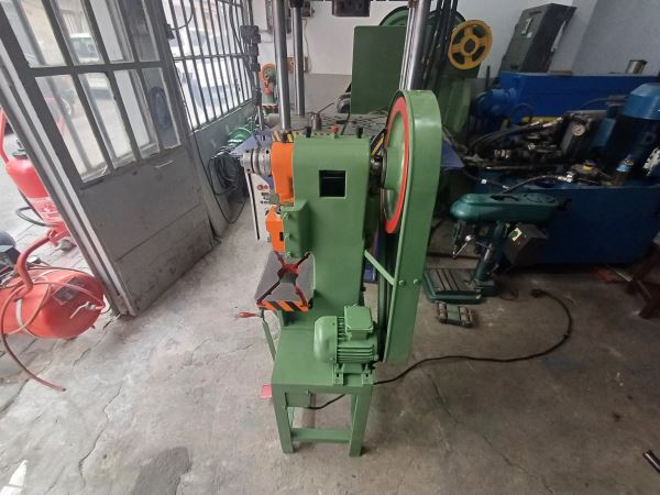 5 TON GÜNAYDIN MARKA EKSANTRİK PRES