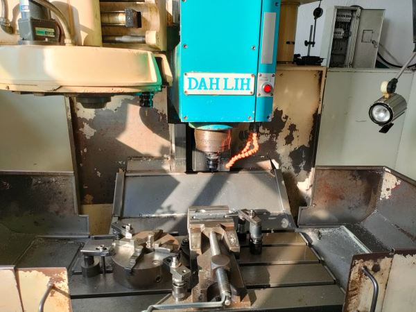 Dahlih MCV 610 CNC Dik İşleme Merkezi