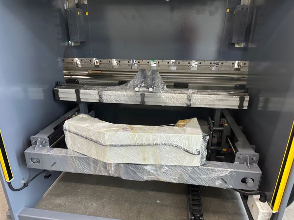 UMS MARKA 2050 x 60 TON 4 EKSEN CNC ABKANT