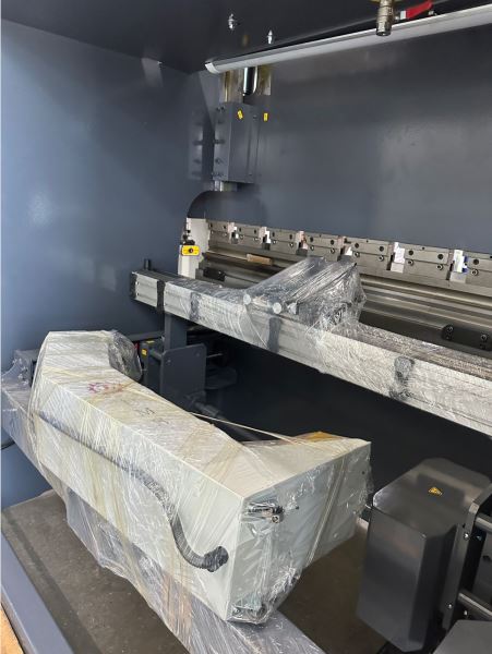 UMS MARKA 2050 x 60 TON 4 EKSEN CNC ABKANT