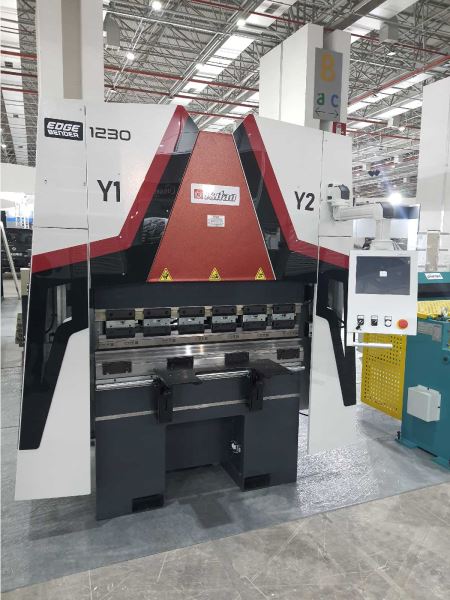 1250 mm - 30 Ton 4 Eksen Cnc Abkant Pres