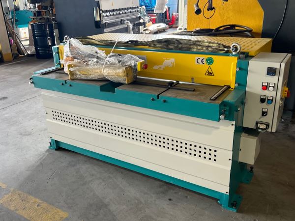 1550 x 2 MM REDÜKTÖRLÜ GIYOTIN