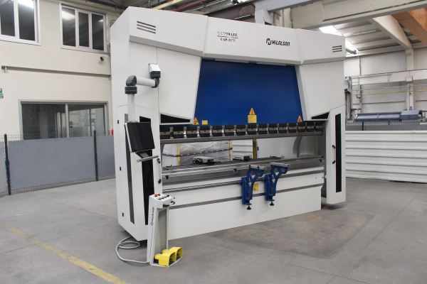 STOKTAN TESLİM 3 METRE 175 TON 8 EKSEN CNC ABKANT PRES