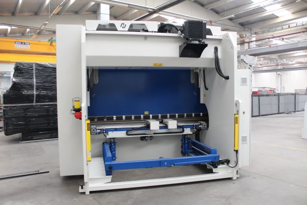 STOKTAN TESLİM 3 METRE 175 TON 8 EKSEN CNC ABKANT PRES