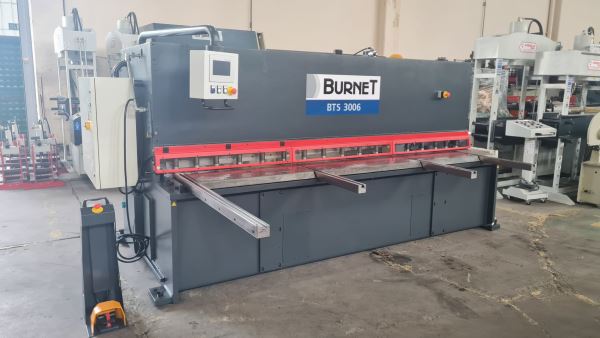BURNET BTS 3006 HİDROLİK GİYOTİN MAKAS