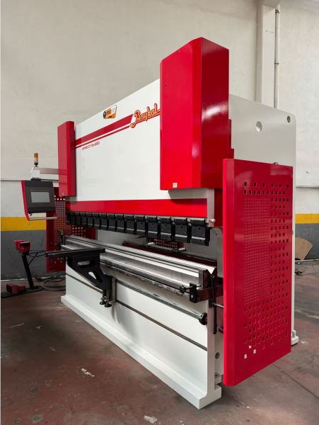 Baykal 3 Metre 12 mm 220 Ton Cnc Abkant Pres