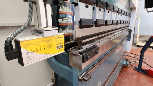 2016 MODEL DURMA AD R 2050 X 60 TON CNC HİDROLİK ABKANT PRES