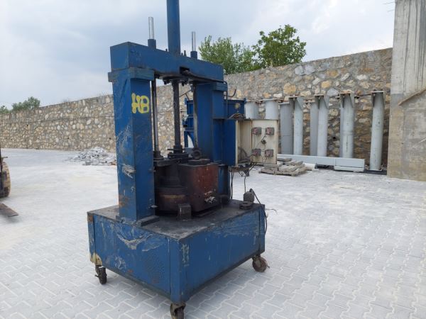 SIKIŞTIRMA PRESİ VE BUNKER ( YÜKLEME KAZANI)