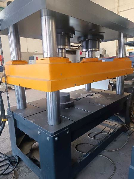 400 Ton 750 x 1750 Tabla Kolonlu Hidrolik Pres