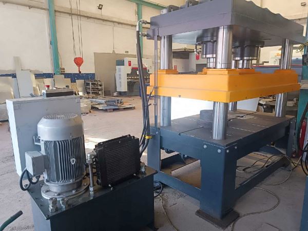 400 Ton 750 x 1750 Tabla Kolonlu Hidrolik Pres