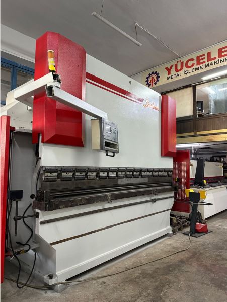 BAYKAL APHS 3100 x 200TON Abkant Pres