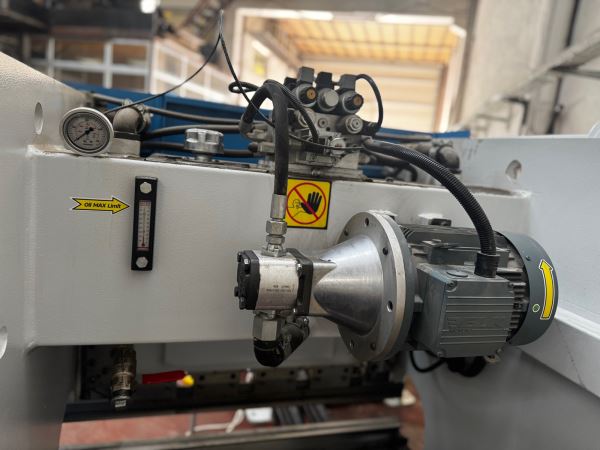 İnanlar Sıfır Ayarında 125 cm 40 Ton Cnc Abkant Pres