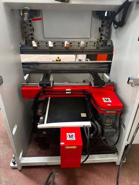 İnanlar Sıfır Ayarında 125 cm 40 Ton Cnc Abkant Pres