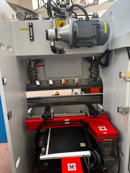 İnanlar Sıfır Ayarında 125 cm 40 Ton Cnc Abkant Pres