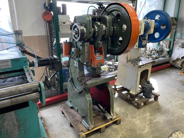 20 TON DÖKÜM GÖVDE EKSANTRİK PRES