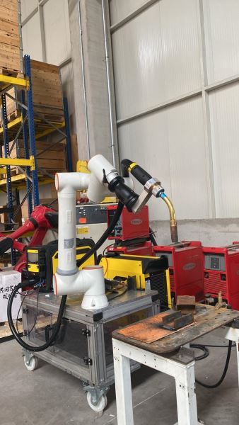 FAIR INNOVATION FR10 KAYNAK ROBOTU