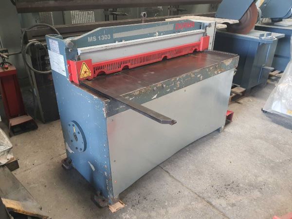 Durmazlar 1350 x 3mm  Redüktorlü Giyotin Makas