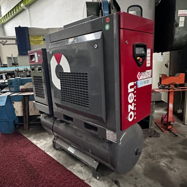 ÖZEN MARKA EN 15 TD VİDALİ KOMPRESÖR SET