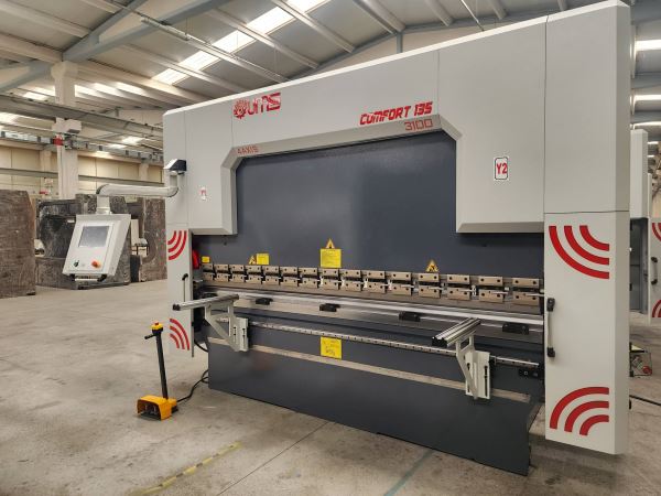 UMS MARKA COMFORT 3 METRE 135 TON (SIFIR) HİDROLİK ABKANT PRES