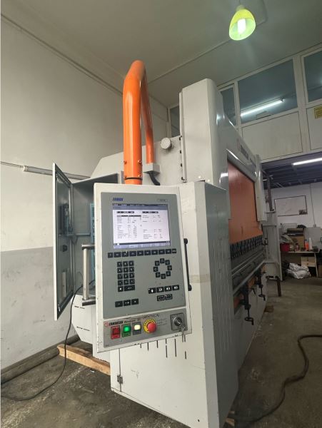 ERMAKSAN 3100 x 135 TON  4 EKSEN Abkant Pres