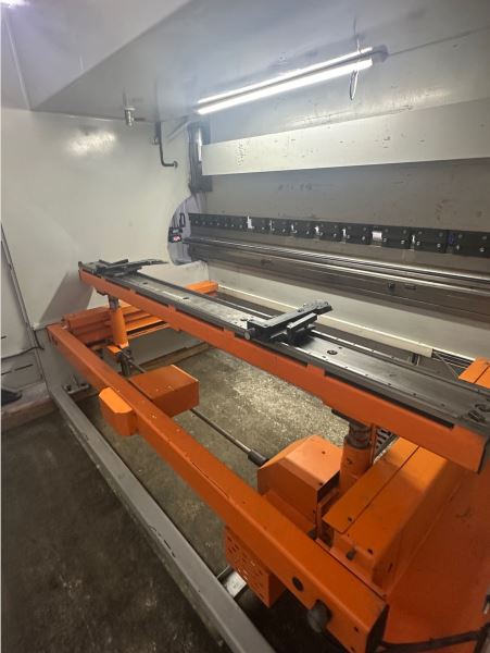 ERMAKSAN 3100 x 135 TON  4 EKSEN Abkant Pres