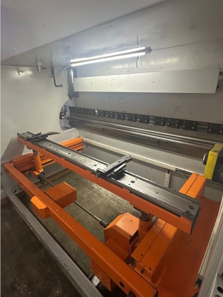 ERMAKSAN 3100 x 135 TON  4 EKSEN Abkant Pres