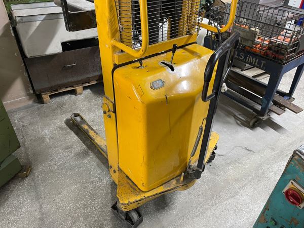 1 TONLUK ELEKTRİKLİ TRANSPALET