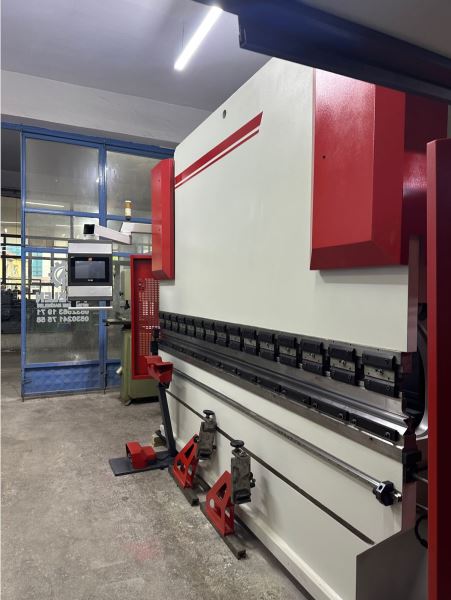 BAYKAL APHS3100 x 120 TON 4 EKSEN Abkant Pres