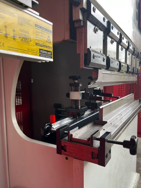 BAYKAL 1254mm40 TON NC HİDROLİK ABKANT PRES