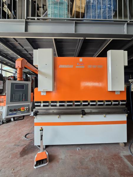 2006 MODEL ERMAKSAN 2600 X 80 TON 3 EKSEN CNC ABKANT PRES
