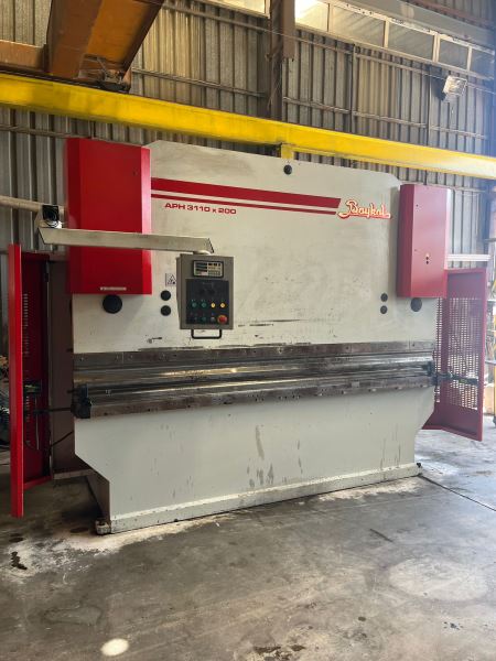 BAYKAL 3 METRE 200 TON NC ABKANT PRES