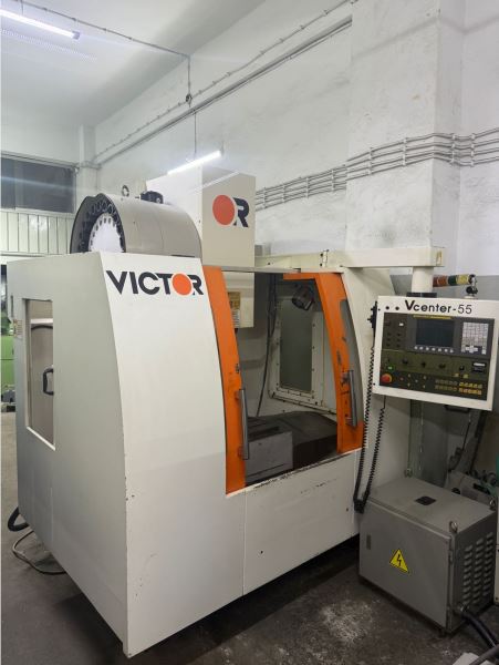 VİCTOR TAİWAN FANUC LİNEER Divizörlü CNC DİK İŞLEME MERKEZİ