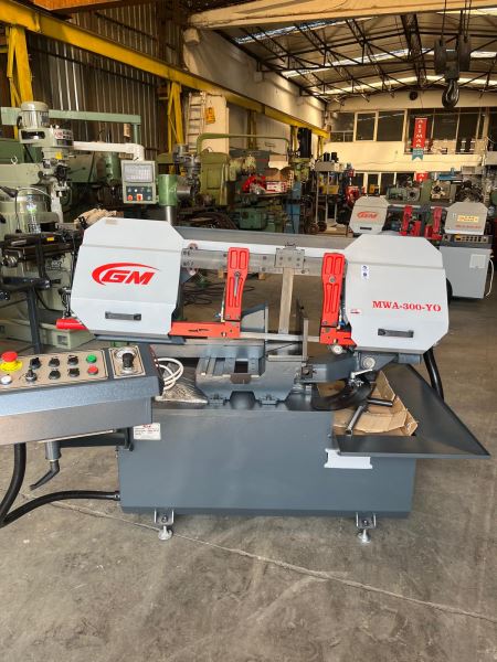 SIFIR 300 LÜK AÇILI YARI OTOMTİK ŞERİT TESTERE