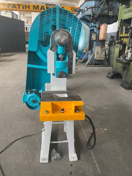 10 TON DÖKÜM GÖVDE EKSANTRİK PRES