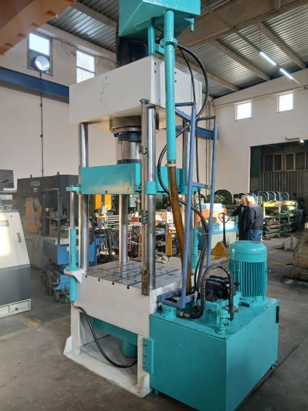 150 TON ÇİFT TESİRLİ HİDROLİK PRES