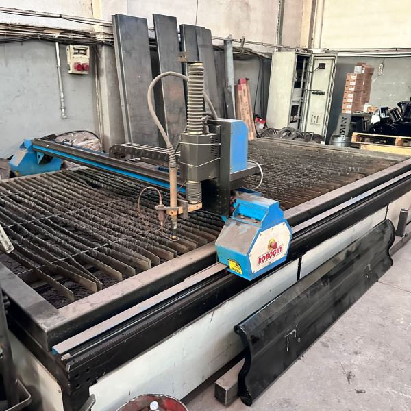ROBOCUT MARKA  2 x 4 Metre 105 AMPER  CNC PLAZMA