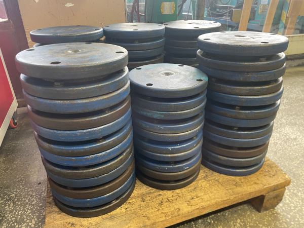 TİTREŞİM VE GÜRÜLTÜ ÖNLEYİCİ MAKİNA AYAK İZOLATÖRLERİ