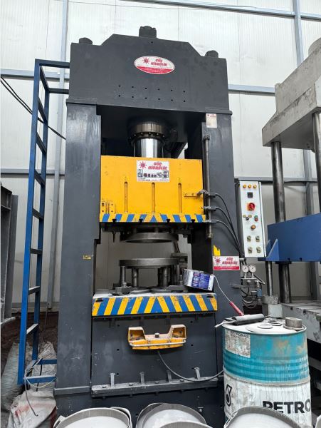 200 Ton Çift Tesirli Hidrolik Pres
