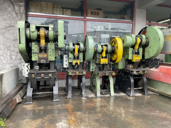 60/40/30 TON EKSANTRİK PRESLER