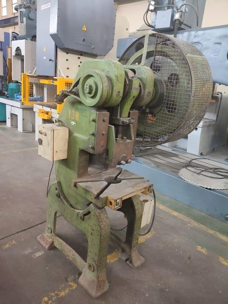 30 TON DÖKÜM GÖVDE EKSANTRİK PRES