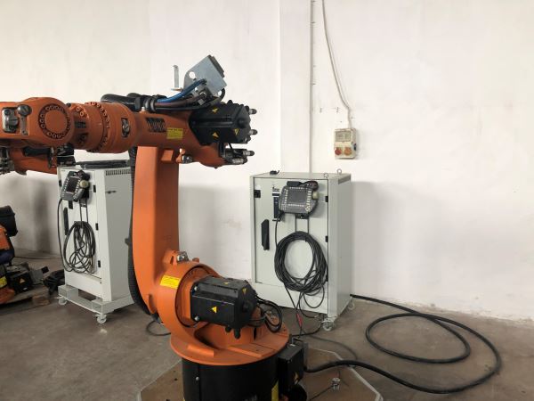 KUKA KR16 Robot Kol