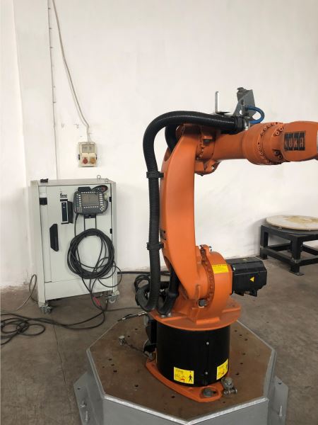 KUKA KR16 Robot Kol