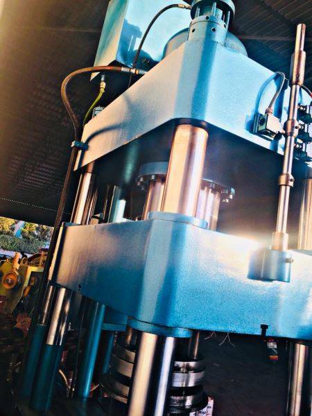 Aksüt 300 Ton Çift Tesirli Sıvama Pres